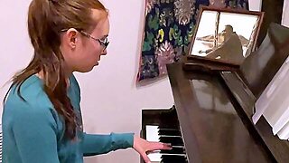 Hot Amateur Teen Girl Solos Masturbation