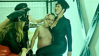 Griegas, Tren, Bdsm, Milf