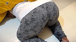 Big Ass Curvy Muslim Hot Stepmom Stuck Under Bed Then She Want Anal Fuck From Me! Episode-1