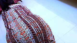 Beautiful Egypt Hot Stepmom Stuck Inside Table Now She Want Rough Anal From Me!