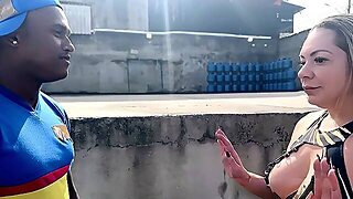 Essa Safada Suzie Biotch Saiu Para Comprar Gas Só De Vestido Sem Calcinha E Acabou Dando O Cu Para G