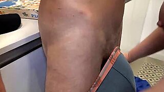Reparte Pizza Milf Busty - Merce Palau