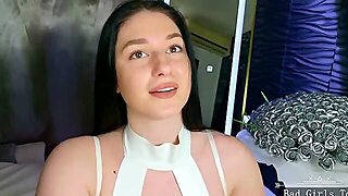 Natural Huge Boobs Big Booty Babe Closeup Teasing