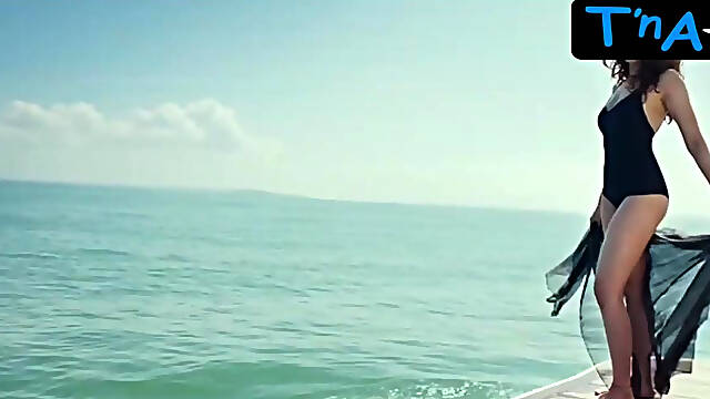 Sharvari Wagh Breasts, Bikini Scene In Bunty Aur Babli 2