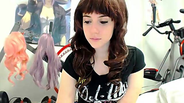 Amateur Brunette Teen Does Toy Anal On Her Webcam