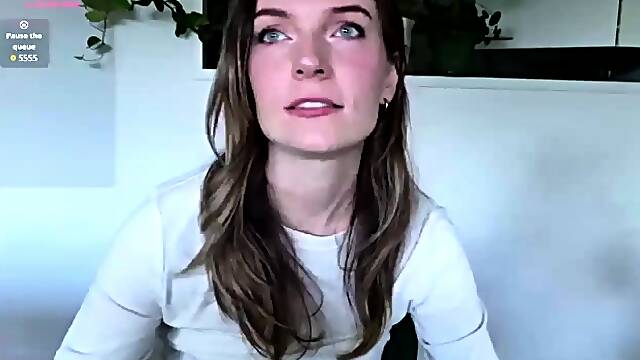 Amateur Webcam Chick Masturbates On Webcam More At