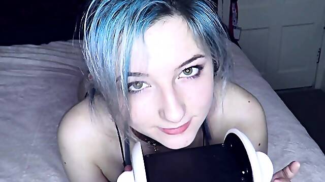 Amateur Webcam Teen Masturbates And Teases