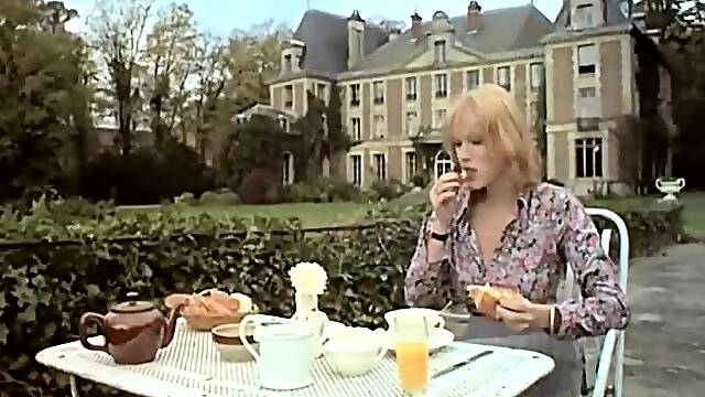 Amateur Luxury Fetishes Squirting On Live Webcam