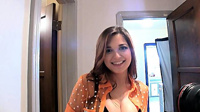 Hot Amateur Webcam Teen Masturbates For Their Fans