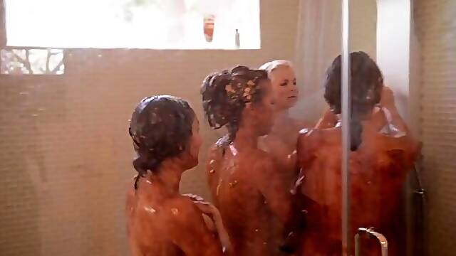 Tuširanje, Poljubljanje, Strip, Lizanje Muc