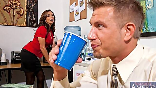 Fake-Boobed Brunette Francesca Le Likes Jumping On A Big Cock