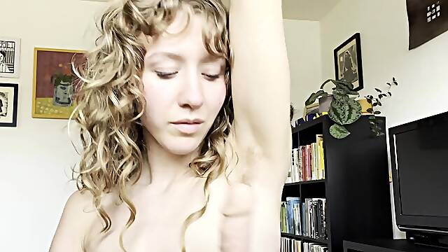 Amateur Texas Blonde Flashing Boobs On Live Webcam