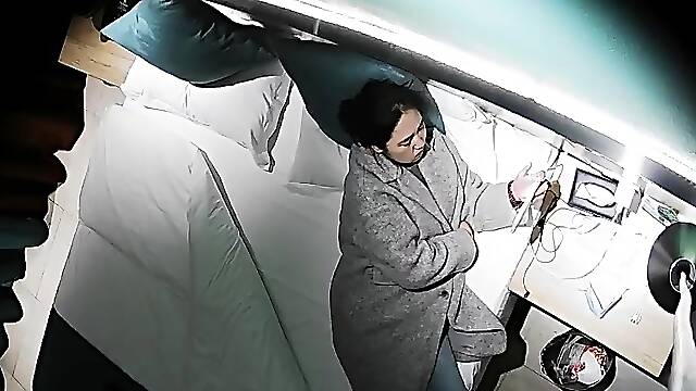 Horny Fat Arab Housewife Fingered On Amateur Hidden Cam