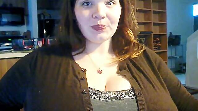 Hot Brunette From Squirt Masturbating On Webcam