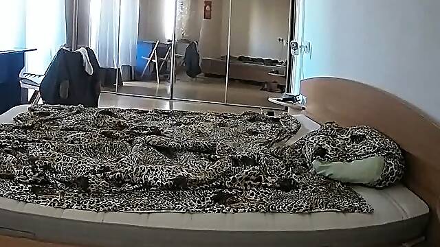 Amateur Hidden Cam With Dildo Wives