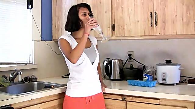 Sonya N Needs Some Ice To Cool Down - Wearehairy