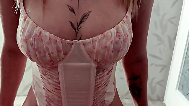 Teen In Lingerie Looks Damn Hot On Top