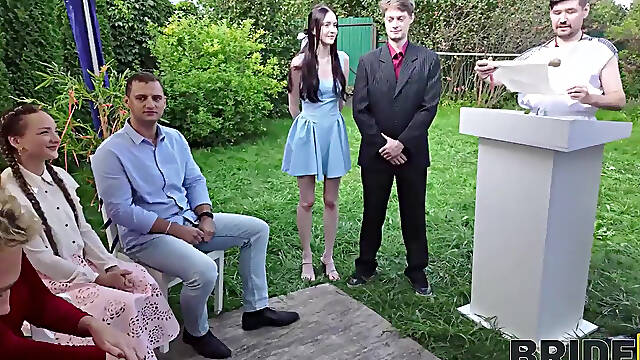 Poroka, Nevesta, Orgija, Zunaj