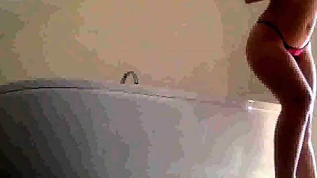 Pounding Dildo On The Edge Of The Bath (Yasmine 22Yo)