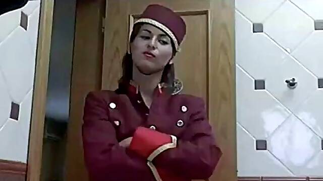 Kutyapóz, Szálloda, Nagyi Seggbe, Seggbe