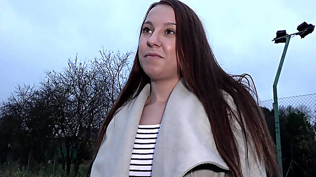 All-Natural Mishelle Klein Fucks Shady Guy In The Motel For Cash