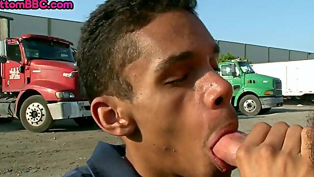 Gej, Denar, V Javnosti, Koščena