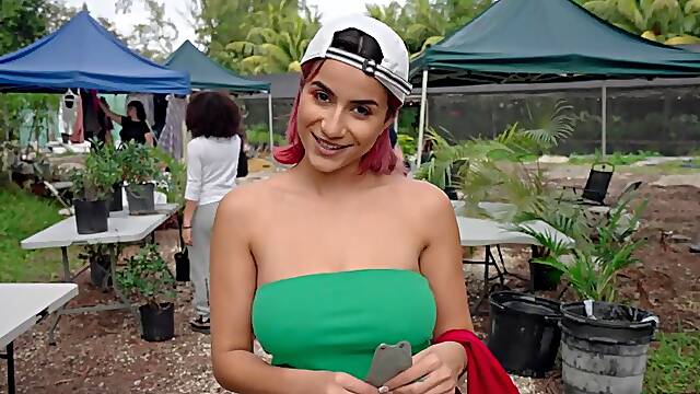 Roxie Sinner Getting Banged By The Stand