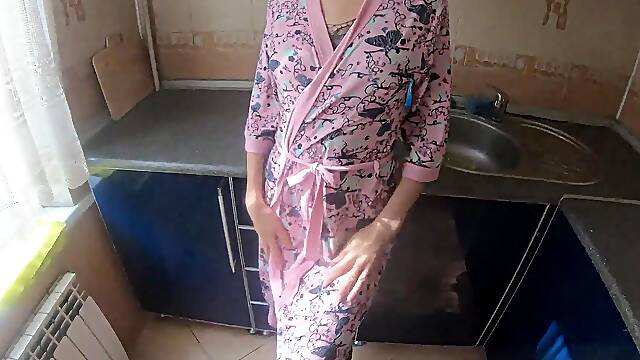 Hot Housewife Fucked In The Kitchen Doggy Style