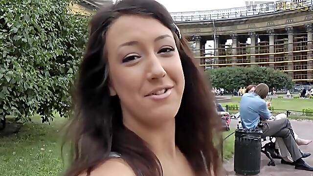 Chick Enjoys Public Pound - Analdin