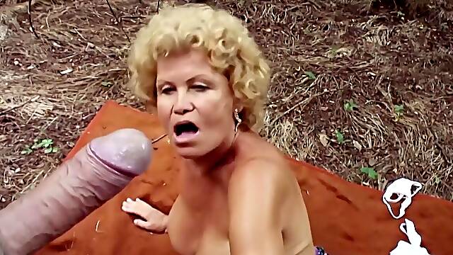 Češki, Babica, V Javnosti, Nemke