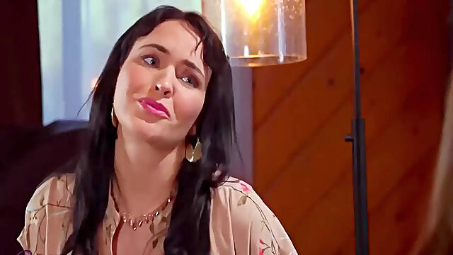 Witching Krissy Lynn And Kourtney Rae - Pussy Licking Video