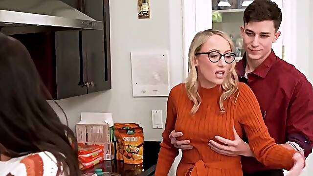 Rowdy Thanks Fucking Giving With Freeuse Stepfamily