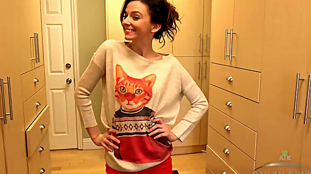 Get Your Heart Rate Up With This Fiery And Hairy Redhead! Watch Her As She Gets Wild With Some Solo 