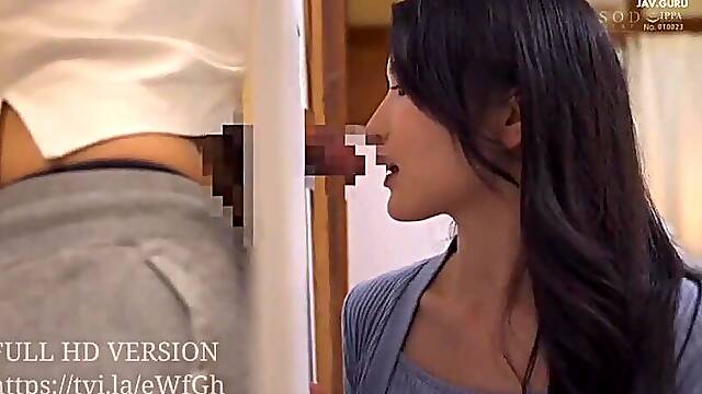 After A Couples Fight, She Opened A 10Cm Diameter Hole In The Wall, And For Five Days, We Secretly H