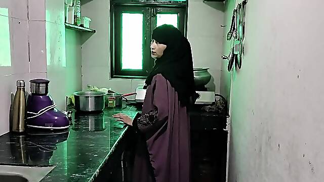 Indian Muslim Couple Hot Wife In Burqa Fucked In Kitchen