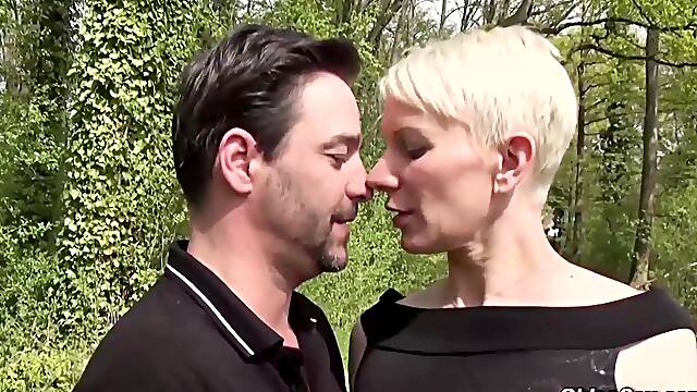 Gospodinja, Francozinja, Evinja, V Javnosti