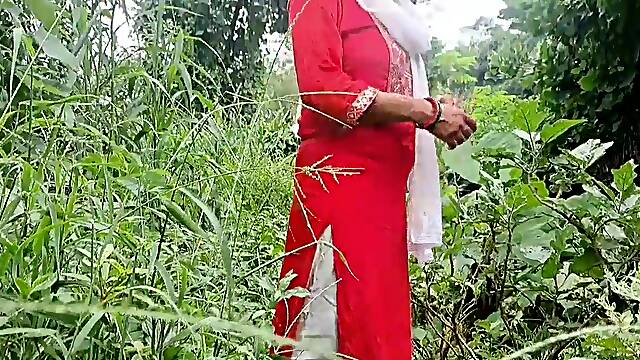 Girlfriend Having Fucking In Outdoor At The Forest