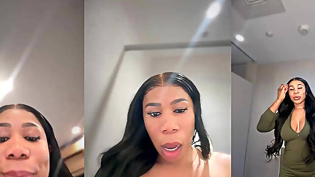 Belle_Squirts In A Public Restroom - Squirt