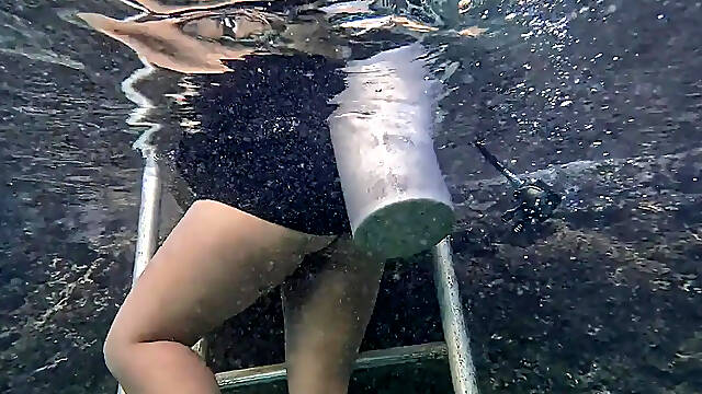 Underwater, Public, Outdoor, Couple