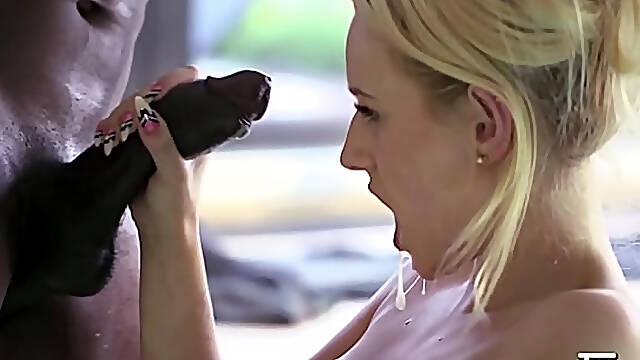 Angel Wicky Having Big Boobs, Fucks With A Bbc At The Swimming Pool