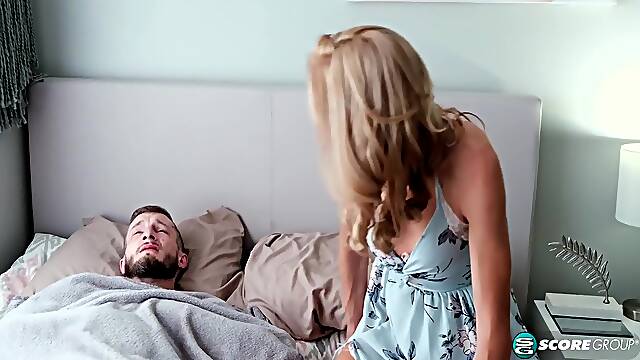 Νοσοκόμα, Βαθυ Λαρυγγι, Ωριμες, Ξανθιες