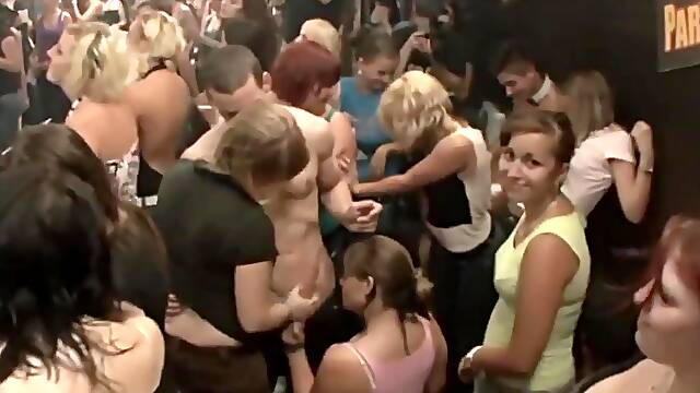 Real Amateur Girls Go Crazy Suck And Fuck Male Strippers