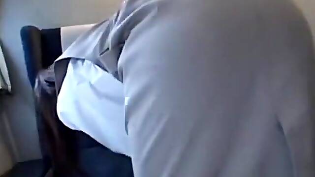 Room Service Blowjob On Train -03