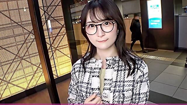 200Gana-3242 Seriously Soft-Hearted, First Shoot Pick Up A Fair-Skinned, Serious Amateur Who Looks G