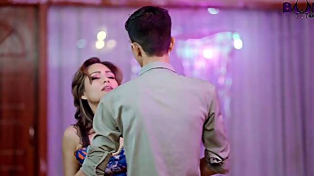 Sexy Madam New Web Series Zoya Rathore Full Uncut Threesome(1080P).Mp4