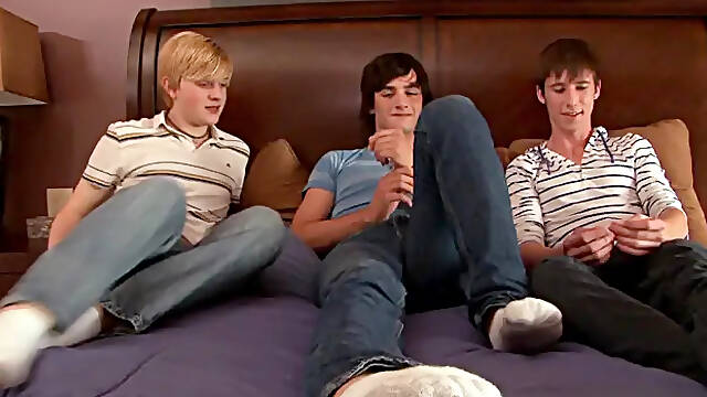 Next Door Twink: Sneaky Sex At The Layton Residence