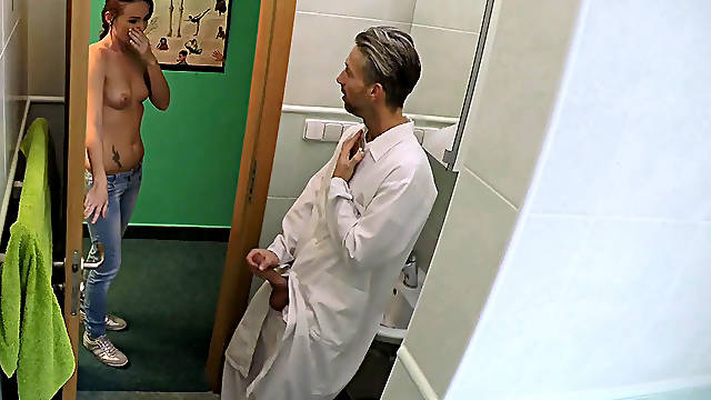 Pervert In Medical Clothes Had A Luck To Fuck Pussy