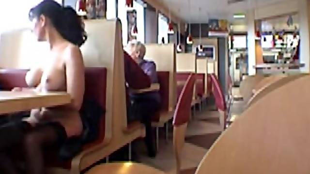 Najlon, V Javnosti, Resničnost, Dokolenke