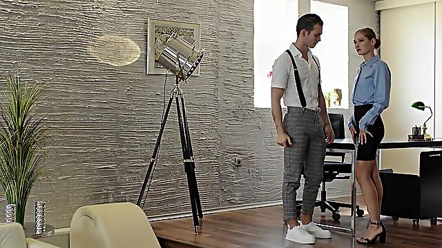 Photographer Freezes Time And Screws Sexy Businesswoman Tiffany Tatum