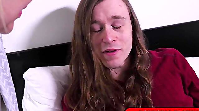 Hung Chap Conor Coxxx Gives Some Raw Love To Avid Gilf Erica Lauren!